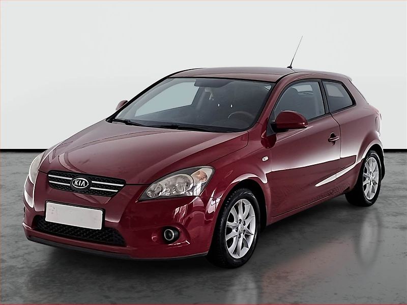 Kia Ceed (2010) 1.6 CRDi, po STK, rezervace - fotka 2 z 16