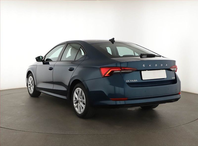 Škoda Octavia (2023) 1.5 TSI e-tec - fotka 4 z 16