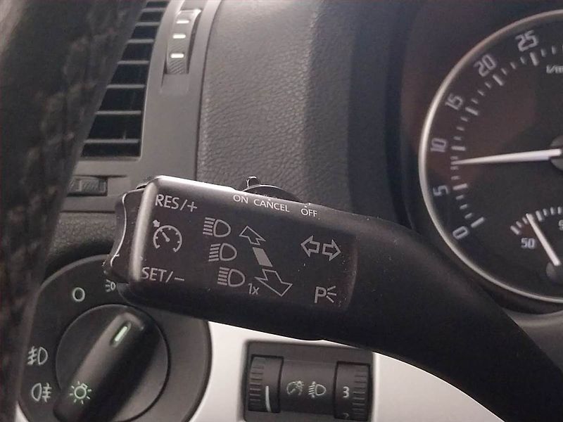 Škoda Octavia (2010) 1.6 TDI, Tempomat - fotka 20 z 22