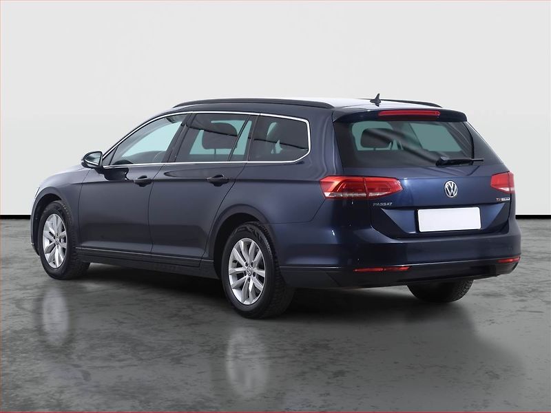 Volkswagen Passat (2017) 1.6 TDI, Automat, Serv.kniha - fotka 4 z 24
