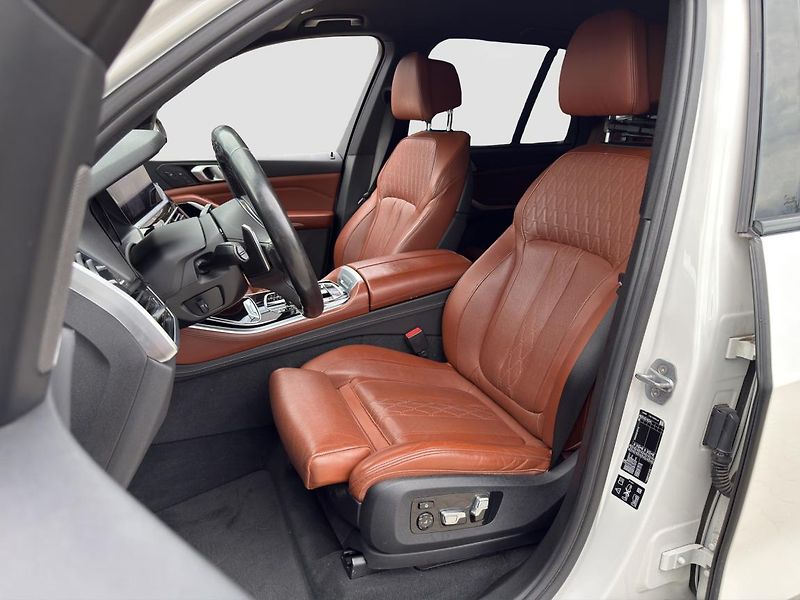 BMW X5 xDrive30d - fotka 8 z 21