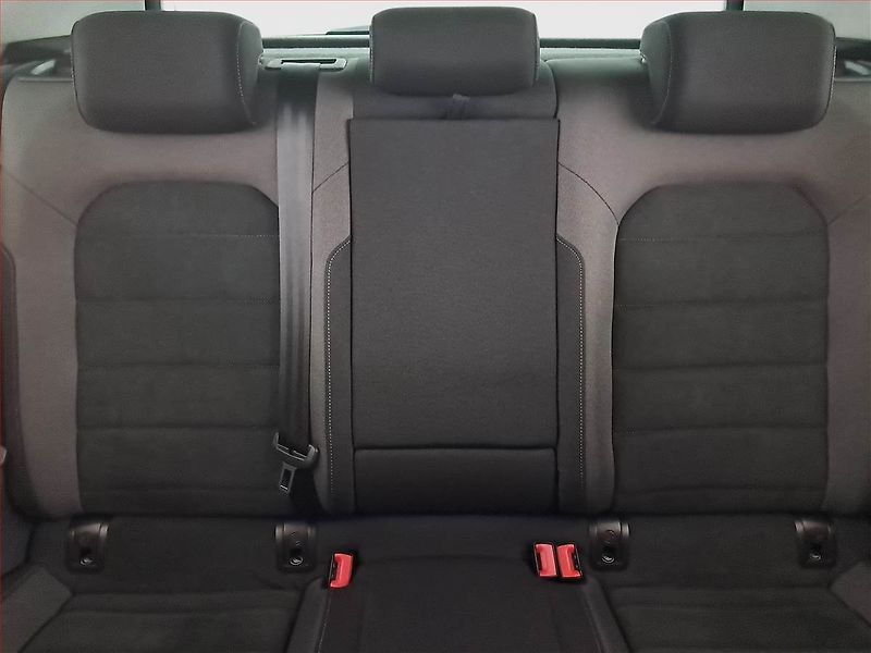 Volkswagen Golf (2018) Highline 1.5 TSI, Automat - fotka 10 z 20