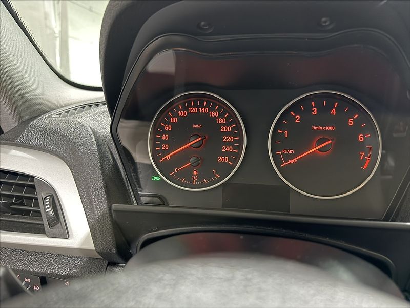 BMW Řada 1 1,6   116i BI-XEN LED SPORT - fotka 12 z 33