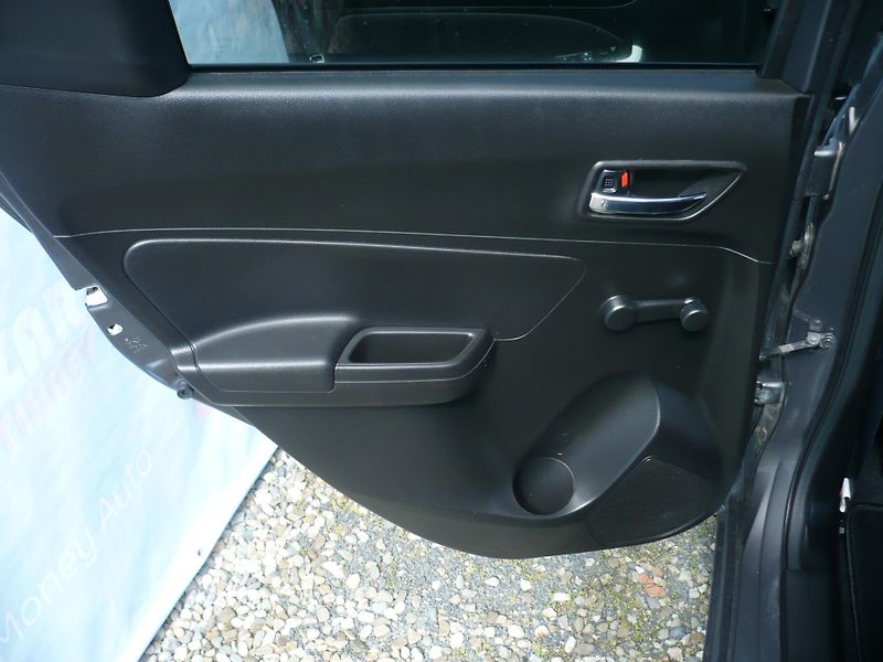 Suzuki Swift 1.2i 61Kw Klima - fotka 23 z 26