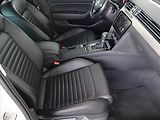 Volkswagen Passat (2018) Highline 2.0 TDI, Automat - náhled 9