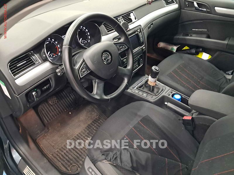 Škoda Superb (2015) 2.0 TDi, ČR, xenon, autoAC - fotka 3 z 3