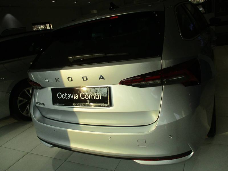 Škoda Octavia Combi Top Selection 2,0 TDI/11 - fotka 6 z 18