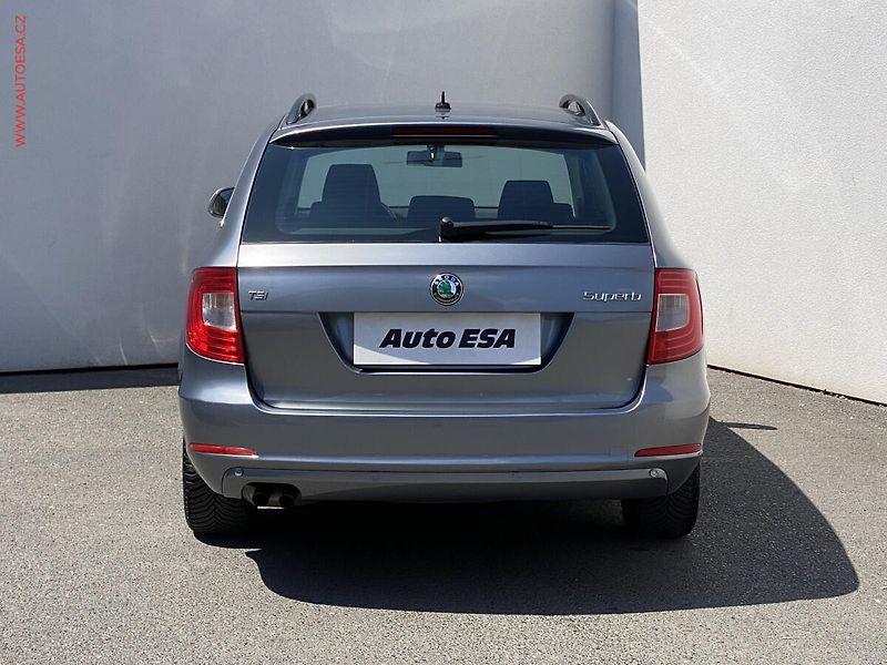 Škoda Superb (2010) 1.4 TSi, Comfort, autoAC - fotka 5 z 16