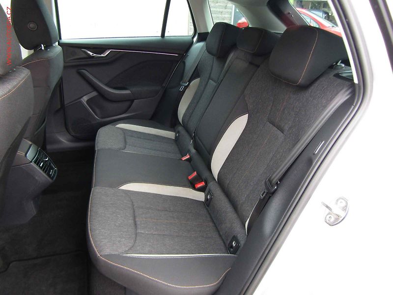 Škoda Scala (2019) 1.0 TSi, ČR, Style - fotka 10 z 20