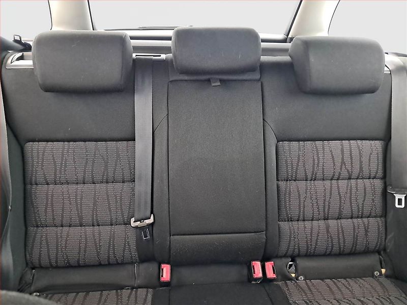 Škoda Octavia (2010) Elegance 1.4 TSI, ČR,1.maj - fotka 10 z 17