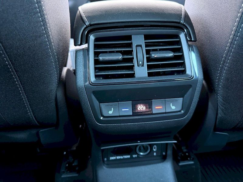 Škoda Karoq (2024) 2.0 TSI 140kW 4x4 SportLine - fotka 26 z 35