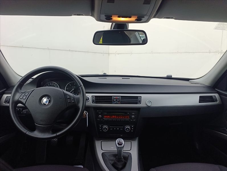 BMW Řada 3 2,0 d 130kW Aut.klima Tempomat - fotka 15 z 30