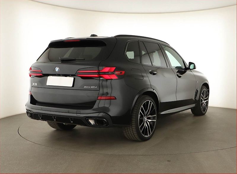 BMW X5 (2024) xDrive40d - fotka 5 z 21