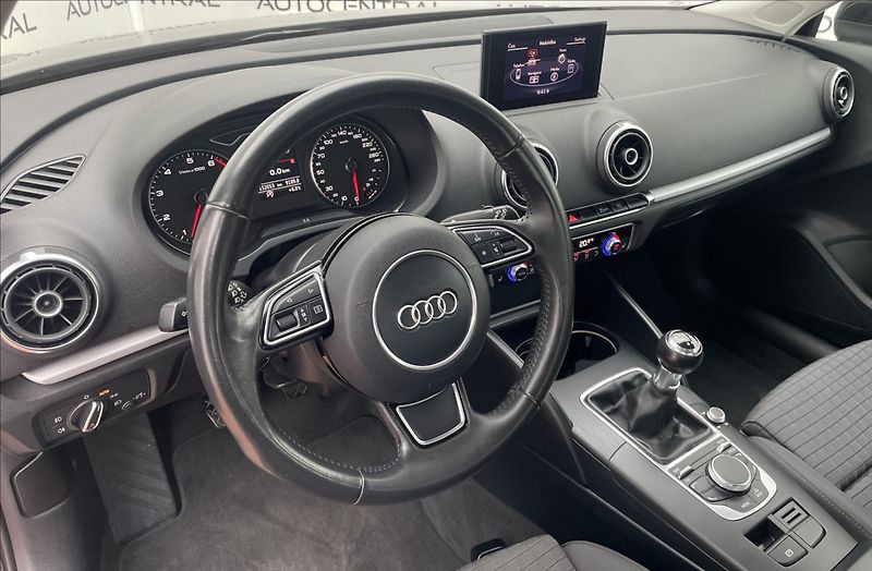 Audi A3 1,4 TFSI  S-line 90kw, Navi , - fotka 12 z 24