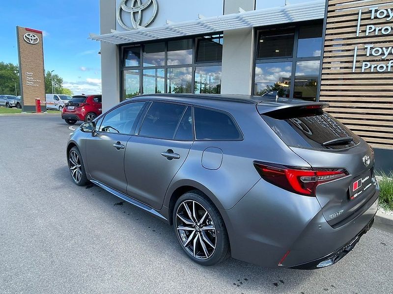 Toyota Corolla 2.0 Hybrid automat GR SPORT - fotka 5 z 29