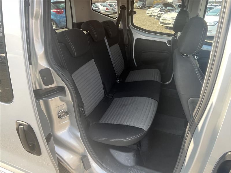 Fiat Qubo 1,3 MultiJet  TREKKING - fotka 18 z 22