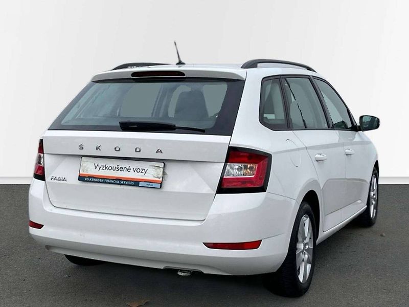 Škoda Fabia (2021) 1.0 TSI 70kW Ambition Combi - fotka 2 z 20