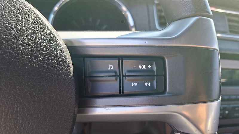 Ford Mustang 3,7 V6 227 Kw cabrio - fotka 18 z 21