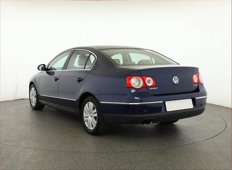 Volkswagen Passat (2005) 2.0 TDI, nová STK - fotka 4 z 15
