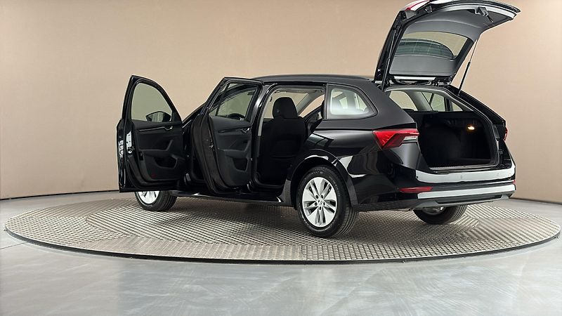 Škoda Octavia 2.0 TDI Ambition Combi - fotka 7 z 23