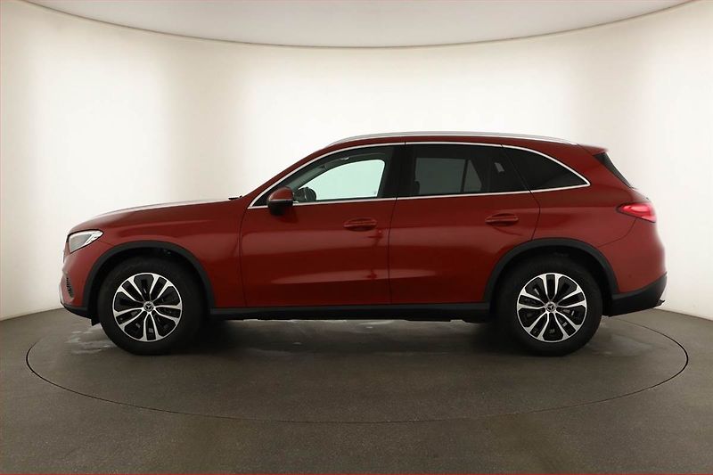 Mercedes-Benz GLC (2025) 200 4MATIC, AVANTGARDE - fotka 3 z 20