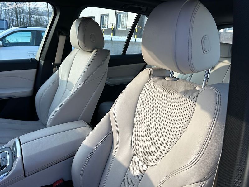 BMW X5 (2019) xDrive 40i - fotka 11 z 25