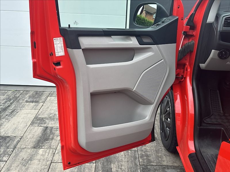 Volkswagen Transporter 2,0 TDI 150PS  L2H1 DSG Dílna - fotka 13 z 53