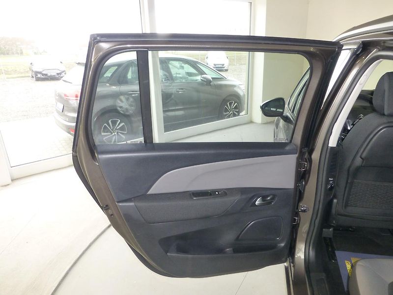 Citroën Grand C4 Picasso (2014) 1,6HDI*DIGI*NAVIGACE*ALU*7MIST - fotka 13 z 29