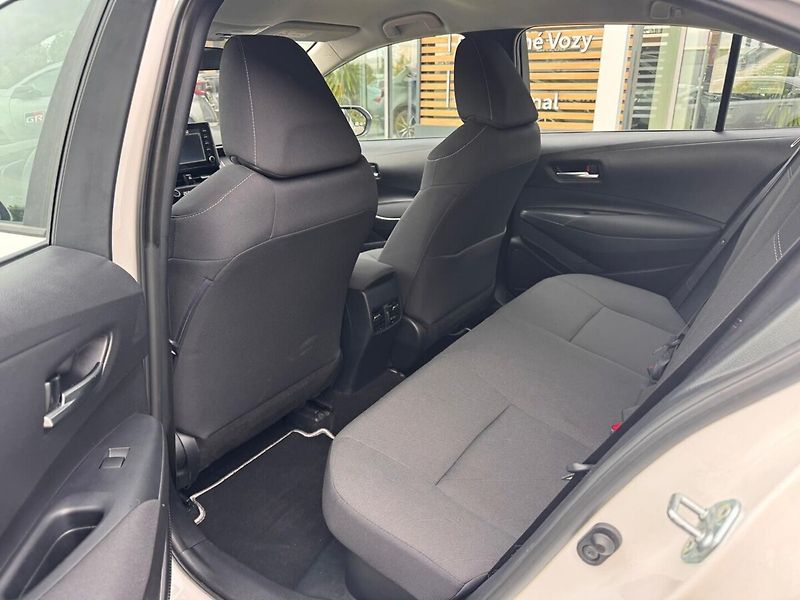 Toyota Corolla 1.8 Active - fotka 14 z 14