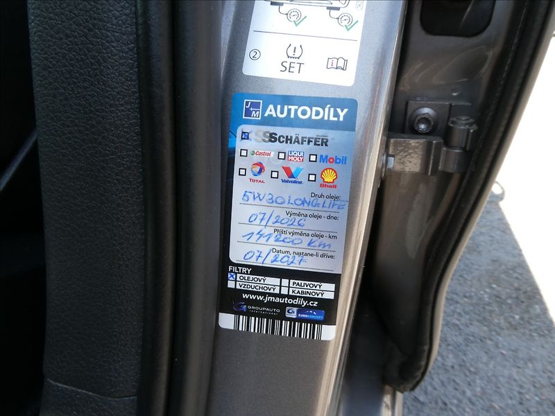 Volkswagen Golf 1,2 TSi 63kW CUP, 2.majitel - fotka 36 z 41
