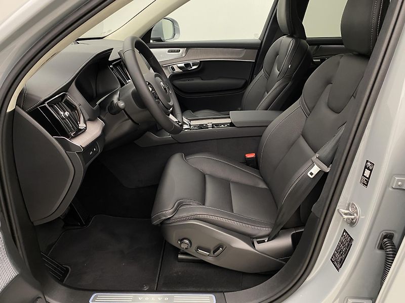 Volvo XC90 (2026) T8 AWD Plug-in BRIGHT ULTRA - fotka 3 z 77