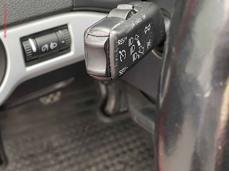 Škoda Octavia (2011) 1.6 TDi, ČR, AC, TZ, tempo - fotka 13 z 16