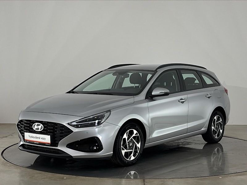 Hyundai i30 Smart DCT - fotka 1 z 26