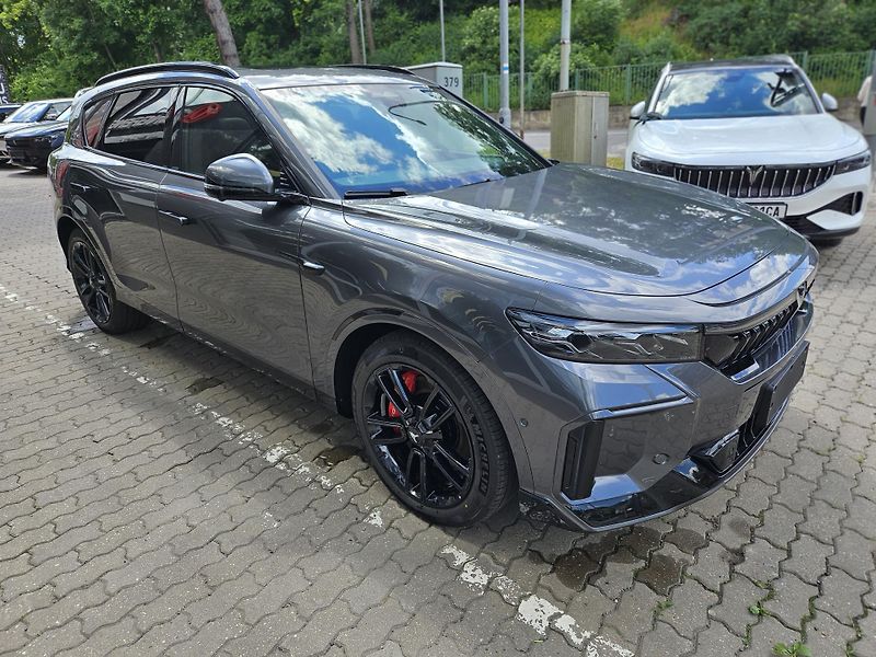 Voyah FREE 318 REV (2025) REV 318 AWD Hybrid - fotka 4 z 16