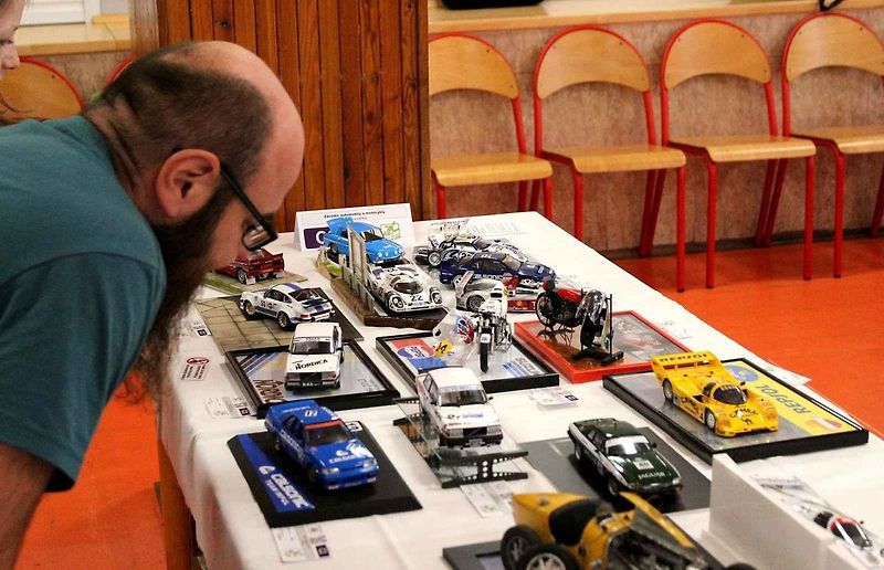 Vítězný model kategorie závodních vozů seniorů, Bugatti Type 35B Přemysla Bartoše. Se skutečným vozem si Eliška Junková dojela pro 5. místo při závodě Targa Florio 1928.