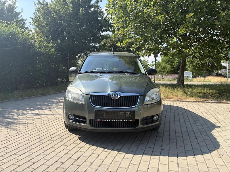 Škoda Roomster 1.6 Comfort AUTOMAT - fotka 16 z 27