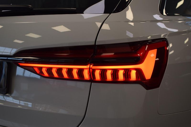 Audi A6 Avant (2024) S6/344PS/zadní nat.náprav/Keyl - fotka 11 z 35