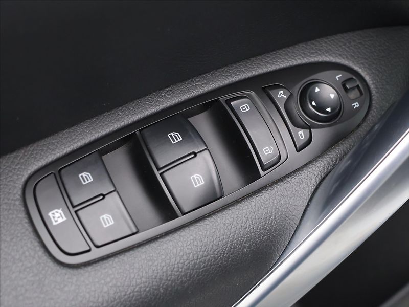 Mercedes-Benz Třídy X 3,0 350d 190kW xDrive Kůže DPH - fotka 14 z 38