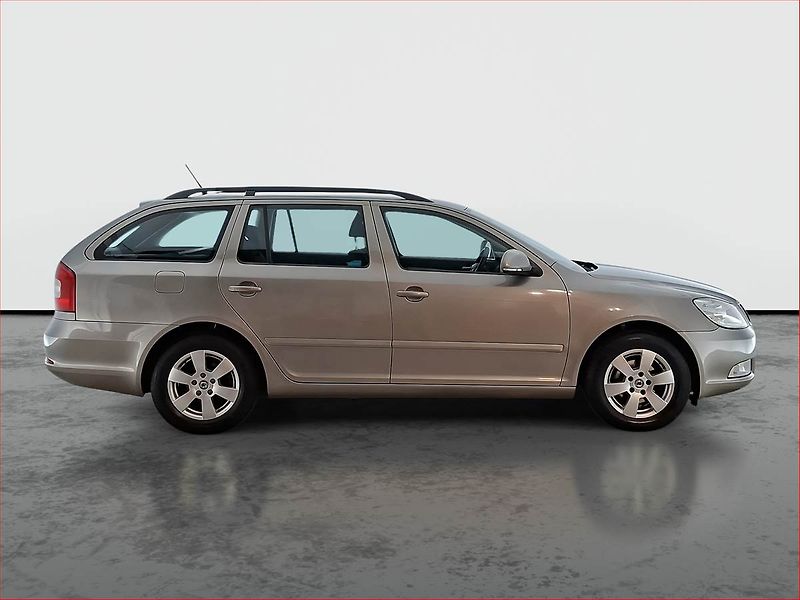 Škoda Octavia (2011) Ambiente 1.6 TDI, nová STK - fotka 6 z 14