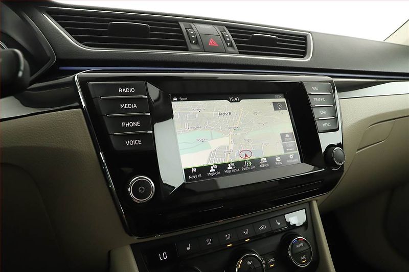 Škoda Superb (2015) Laurin&Klement 2.0 TDI - fotka 10 z 20