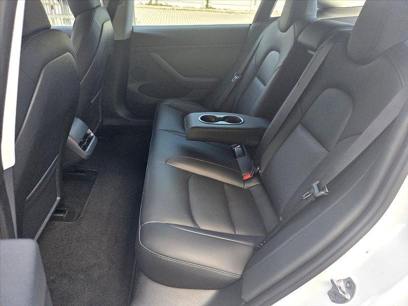 Tesla Model 3 0,0 LR 4x4 SOH 91% NEHAVAR. 1. - fotka 11 z 21