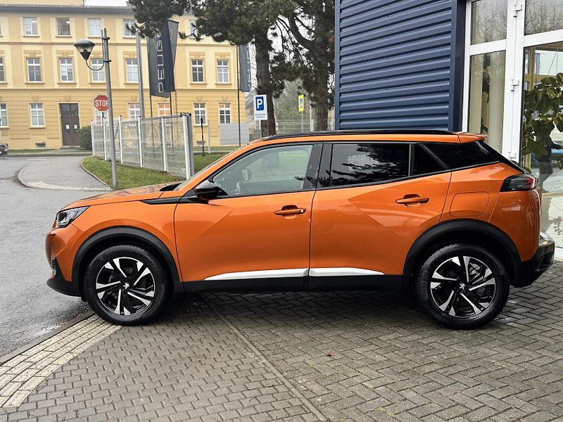 Peugeot 2008 (2023) AllurePack 1.2 100k MAN6 - fotka 2 z 6