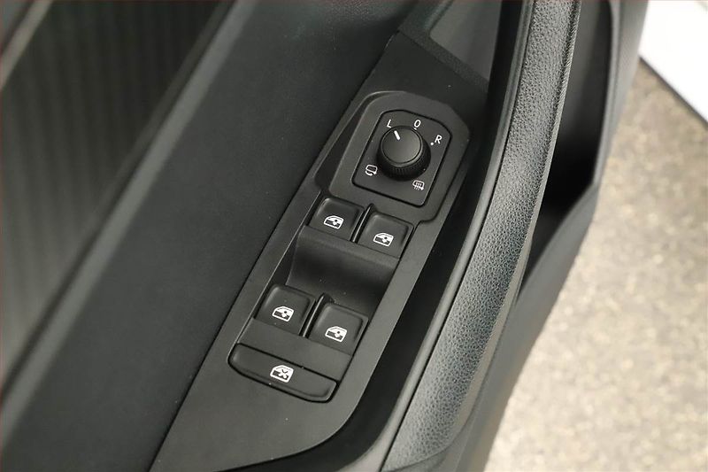 Škoda Karoq (2021) Sportline 2.0 TDI - fotka 17 z 17