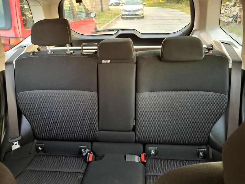 Subaru Forester 2.0 4x4 FACELIT  Rezervace  - fotka 31 z 46