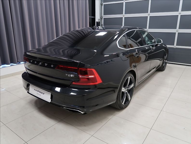 Volvo S90 2,0 T8 TWINENGINE AWD R-DESIGN - fotka 5 z 52