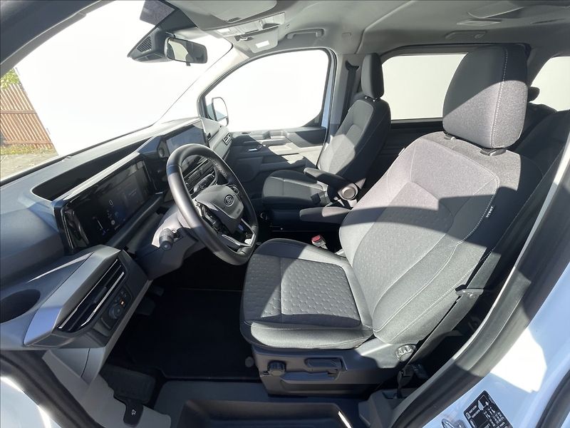 Ford Tourneo 2,0 EcoBlue AWD A8 L2 Titanium - fotka 4 z 21