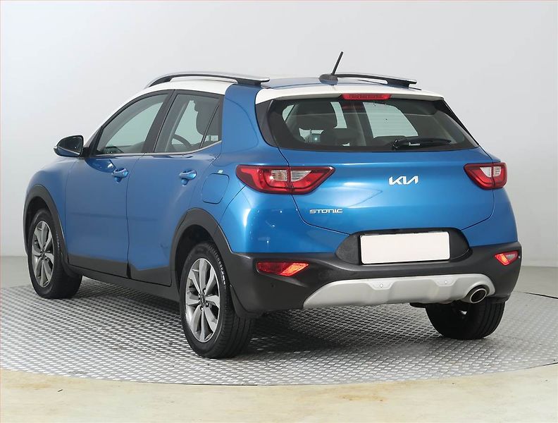 Kia Stonic (2023) Exclusive 1.0 T-GDI, EXCLUSIVE - fotka 4 z 21
