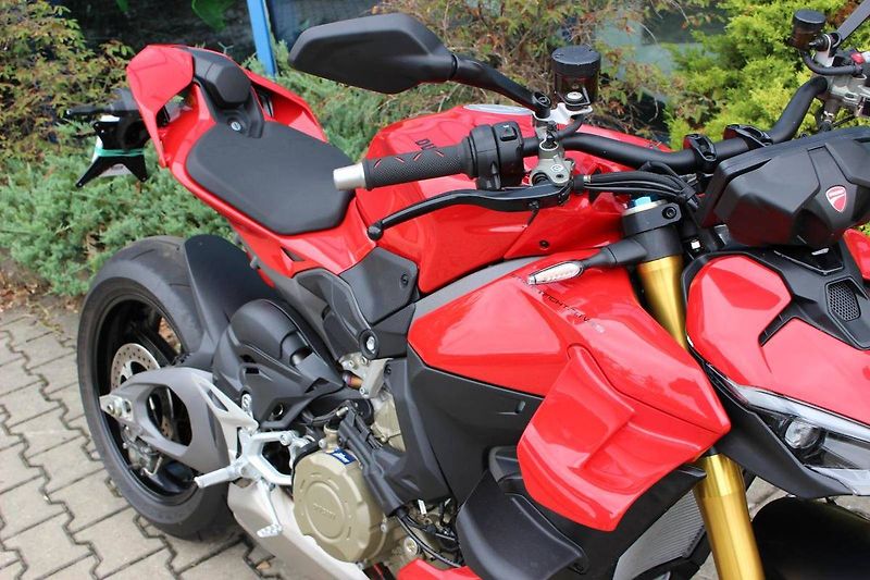 Ducati Streetfighter V4 S (2025) 2025 200KM AKCE ZIMA - fotka 2 z 12