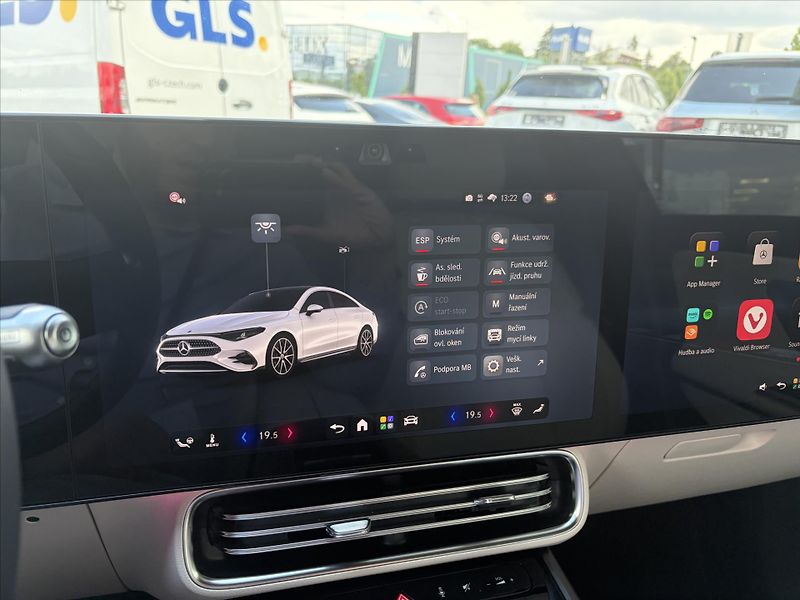 Mercedes-Benz CLA 200 Progressive Premium - fotka 9 z 30