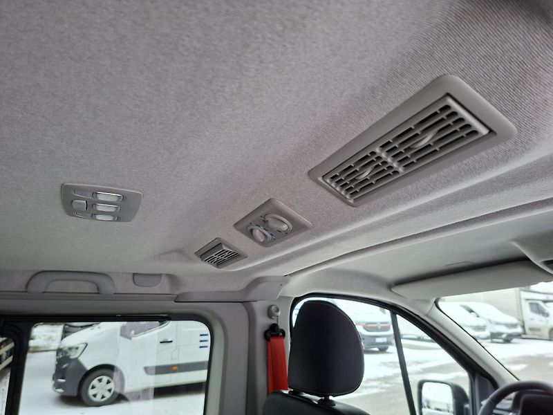 Renault Trafic (2025) COMBI L2H1, 8 míst, AT9 - fotka 13 z 22